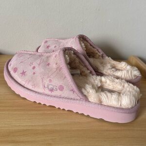 UGG Pink Plush Slip-On Women's Slippers with Star Print 36(US4)